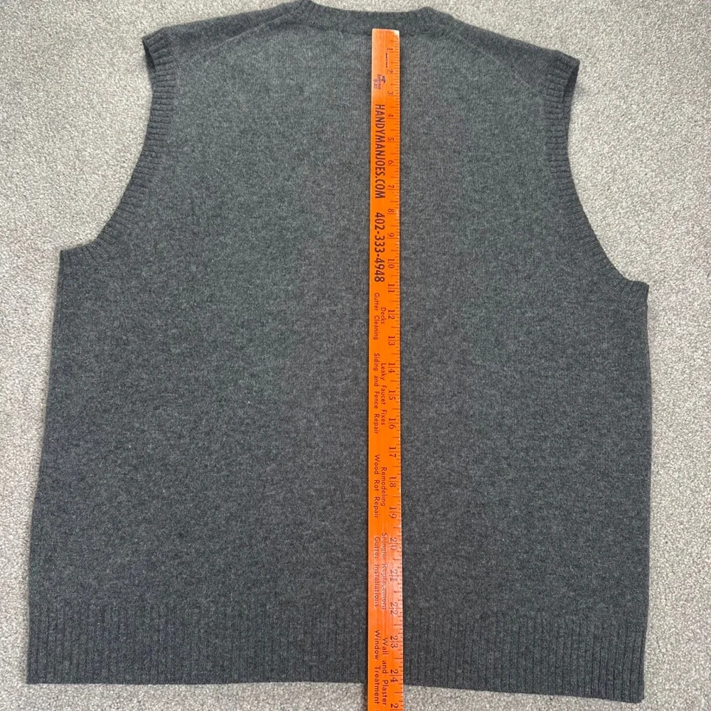 Brooks Brothers 346‎ Mens Medium V Neck Sweater Vest Scottish Lambswool Gray